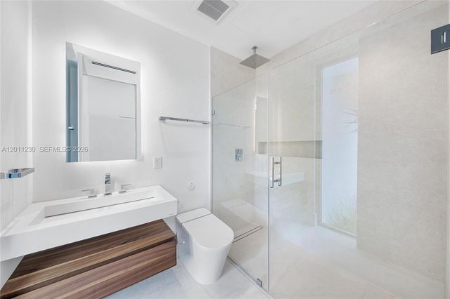 3280 Lake Ridge Lane, Weston, FL 33332