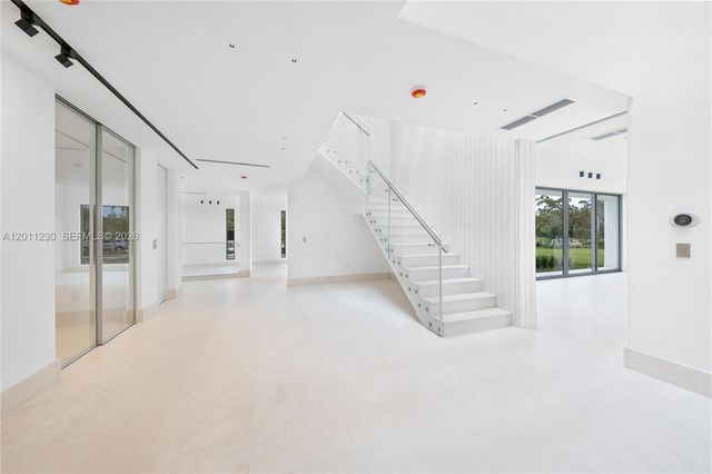 3280 Lake Ridge Lane, Weston, FL 33332