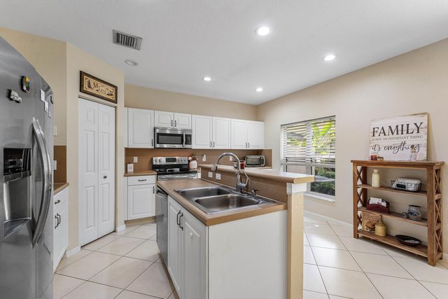 331 Spruce Street, Boynton Beach, FL 33426