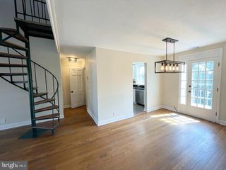 3052 S BUCHANAN ST #C2, Arlington, VA 22206