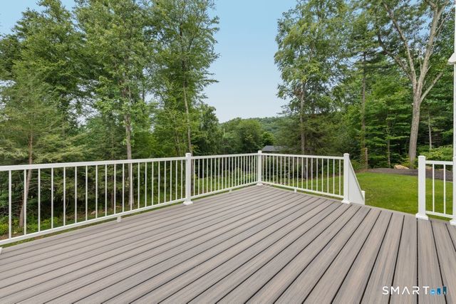 9 Beechwood Drive, Newtown, CT 06482