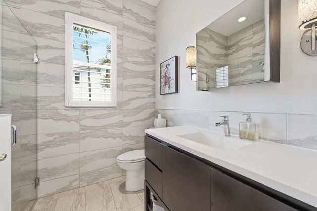 1332 Beacon Circle, Wellington, FL 33414