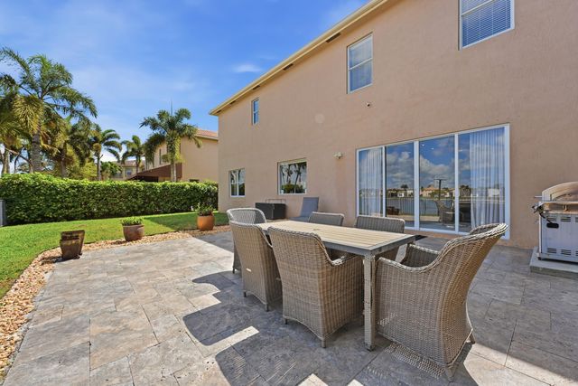 1332 Beacon Circle, Wellington, FL 33414