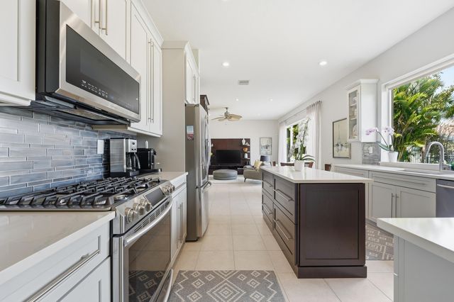 1332 Beacon Circle, Wellington, FL 33414