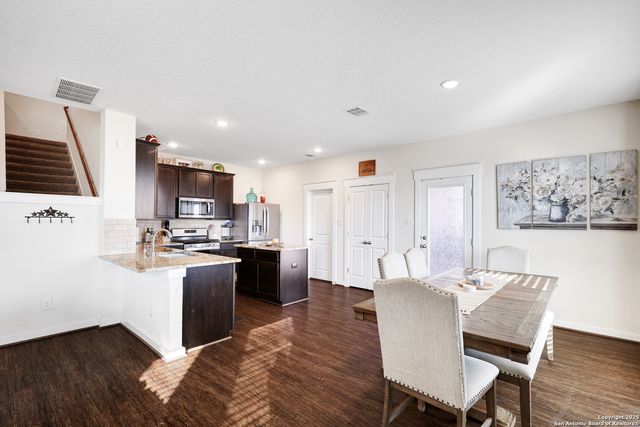 10614 Rosalina Loop, Converse, TX 78109