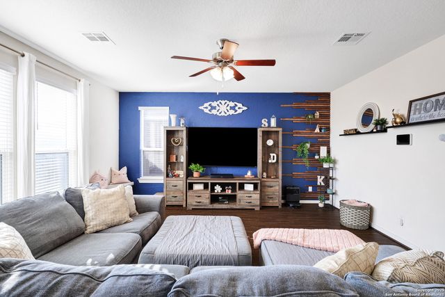 10614 Rosalina Loop, Converse, TX 78109
