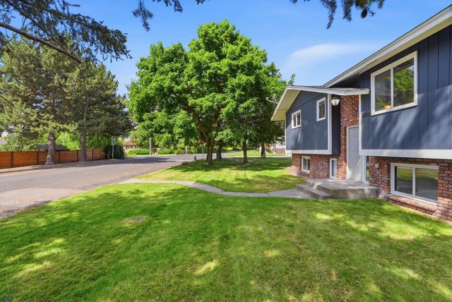 2205 E 49th Ave, Spokane, WA 99223