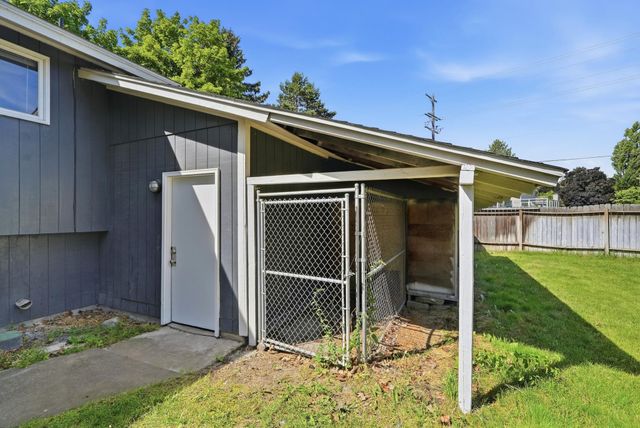 2205 E 49th Ave, Spokane, WA 99223
