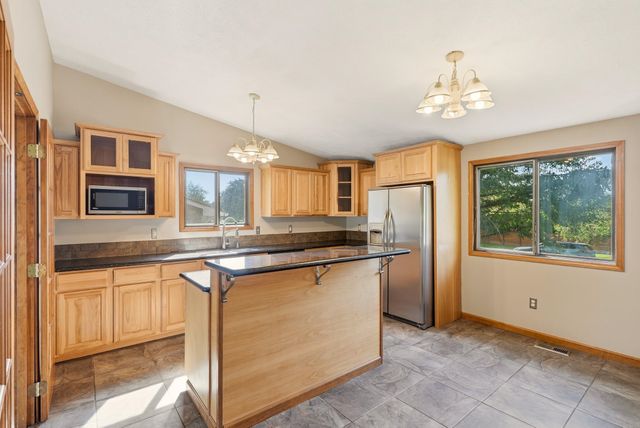 2205 E 49th Ave, Spokane, WA 99223