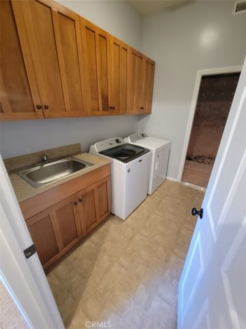 27831 Rainbow, Lake Arrowhead, CA 92352