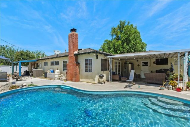 726 W Hacienda, Corona, CA 92882