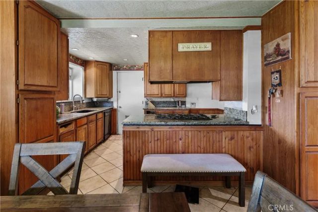 726 W Hacienda, Corona, CA 92882