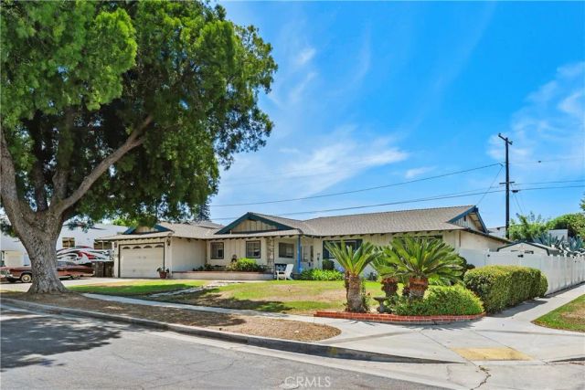 726 W Hacienda, Corona, CA 92882