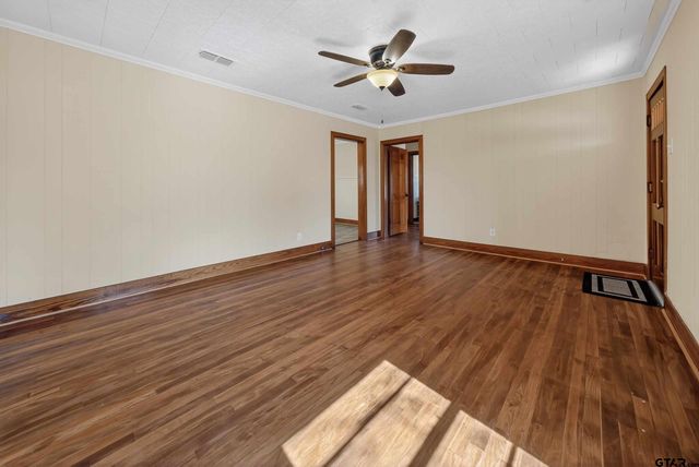 404 Rogers Ave, Henderson, TX 75654