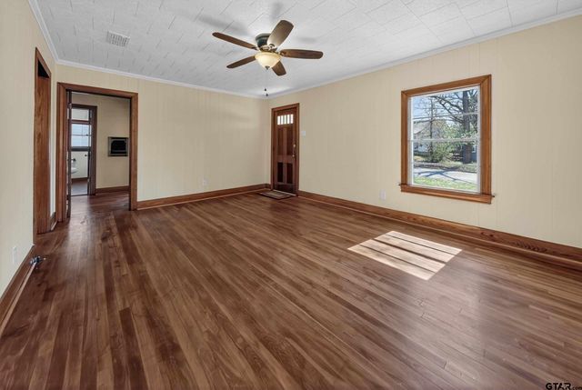 404 Rogers Ave, Henderson, TX 75654