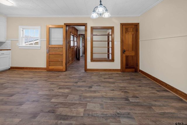 404 Rogers Ave, Henderson, TX 75654