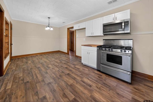 404 Rogers Ave, Henderson, TX 75654