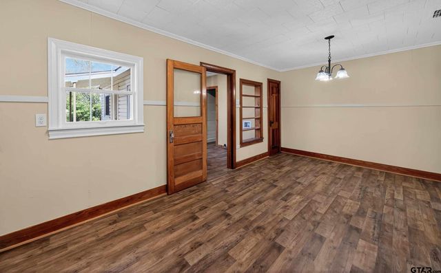 404 Rogers Ave, Henderson, TX 75654