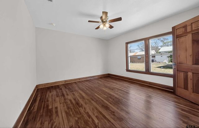 404 Rogers Ave, Henderson, TX 75654