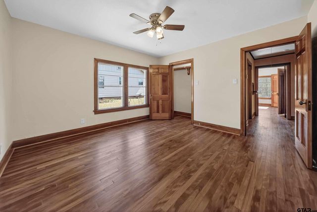 404 Rogers Ave, Henderson, TX 75654