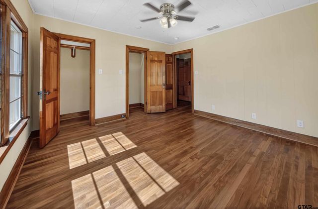 404 Rogers Ave, Henderson, TX 75654