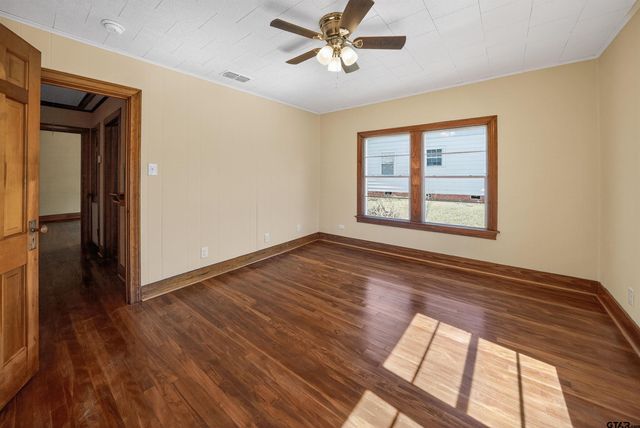 404 Rogers Ave, Henderson, TX 75654