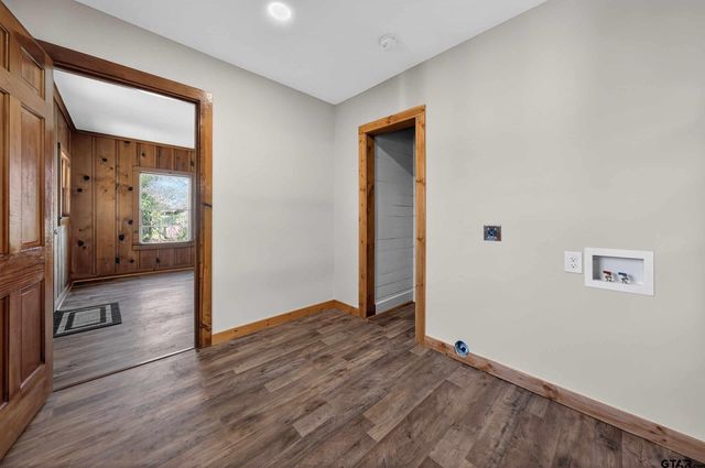 404 Rogers Ave, Henderson, TX 75654