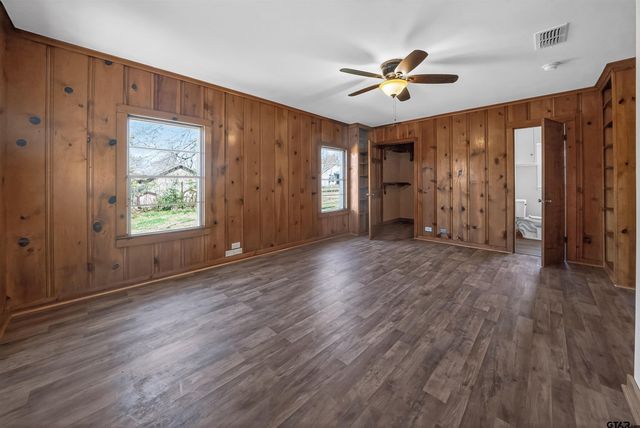 404 Rogers Ave, Henderson, TX 75654