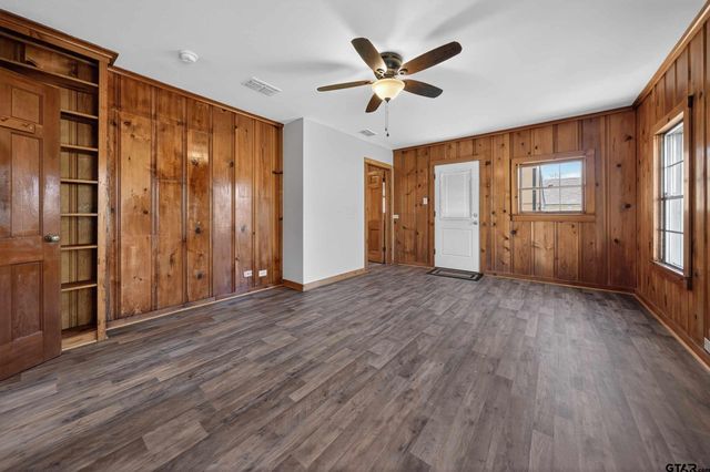 404 Rogers Ave, Henderson, TX 75654