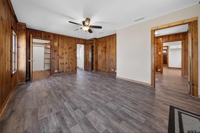 404 Rogers Ave, Henderson, TX 75654