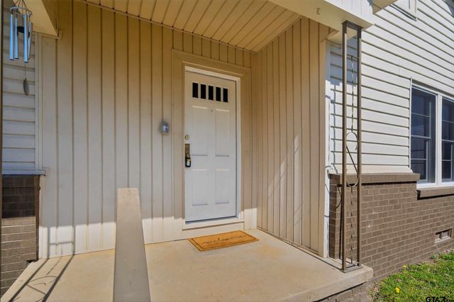 404 Rogers Ave, Henderson, TX 75654