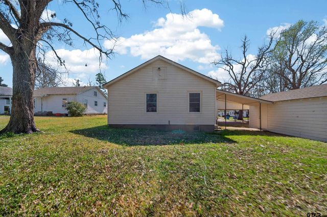 404 Rogers Ave, Henderson, TX 75654