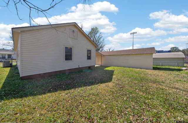 404 Rogers Ave, Henderson, TX 75654