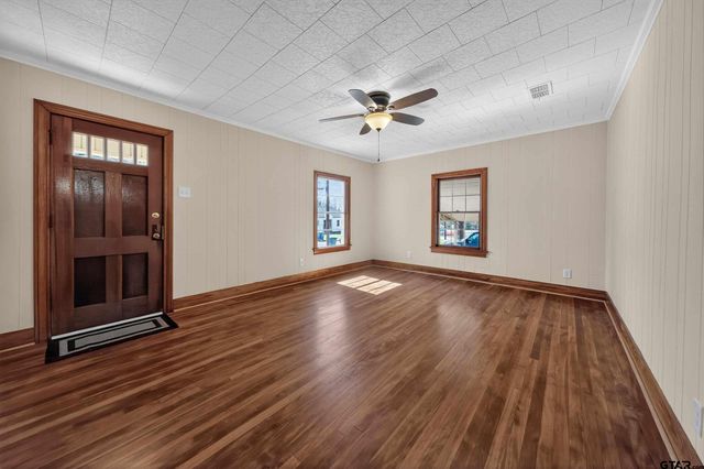 404 Rogers Ave, Henderson, TX 75654