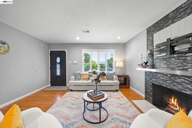1435 Bouret Dr, San Jose, CA 95118
