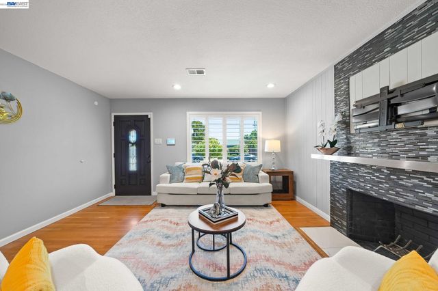 1435 Bouret Dr, San Jose, CA 95118