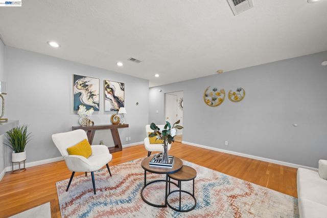 1435 Bouret Dr, San Jose, CA 95118