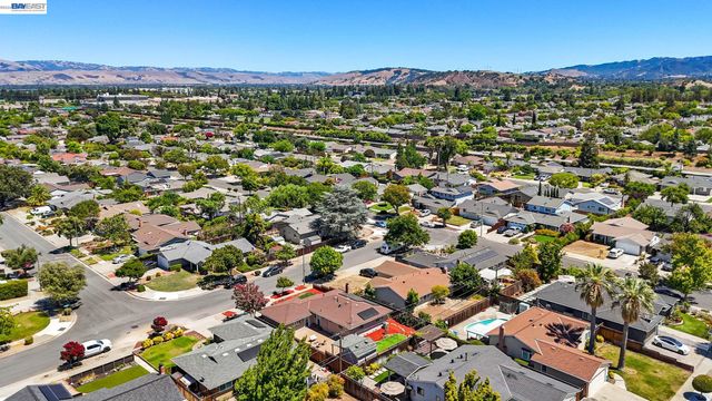 1435 Bouret Dr, San Jose, CA 95118