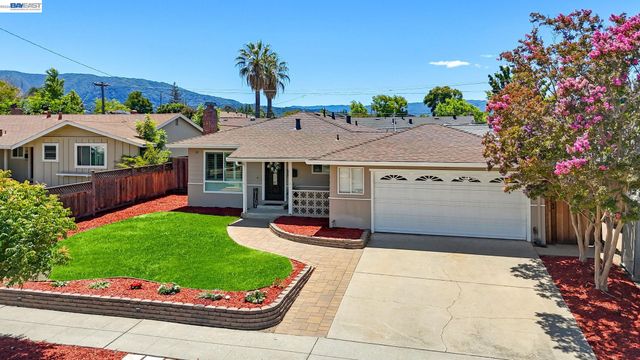 1435 Bouret Dr, San Jose, CA 95118