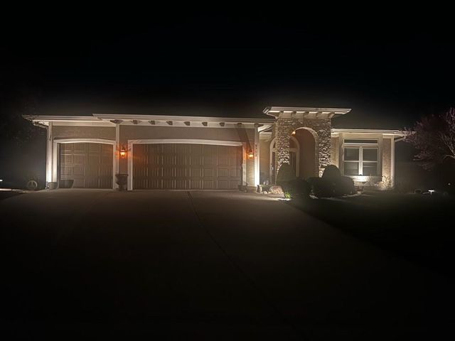 9702 Shady Bend Circle, Lenexa, KS 66227