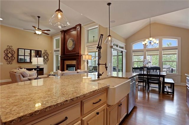 9702 Shady Bend Circle, Lenexa, KS 66227