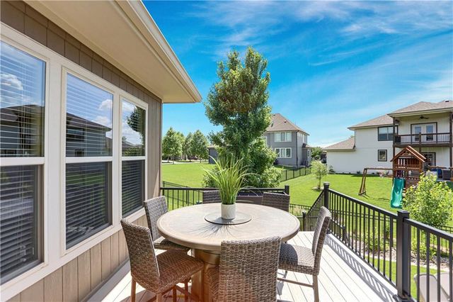 9702 Shady Bend Circle, Lenexa, KS 66227