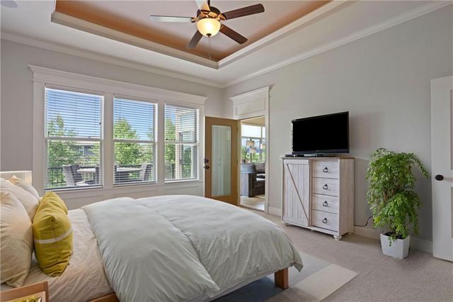 9702 Shady Bend Circle, Lenexa, KS 66227