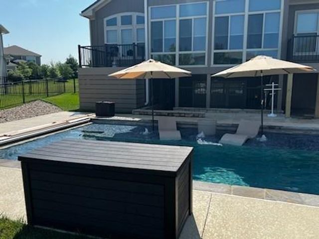 9702 Shady Bend Circle, Lenexa, KS 66227