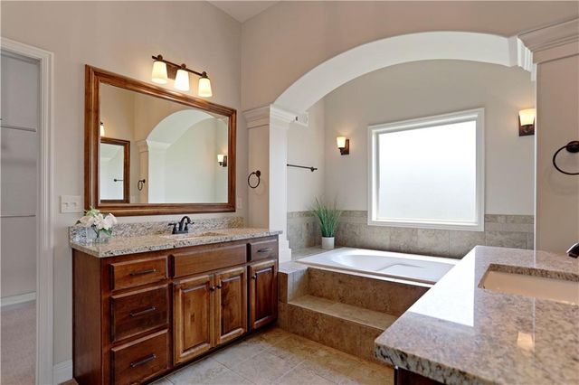 9702 Shady Bend Circle, Lenexa, KS 66227