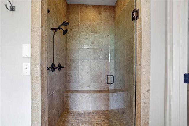 9702 Shady Bend Circle, Lenexa, KS 66227