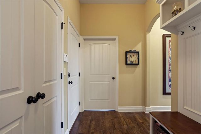 9702 Shady Bend Circle, Lenexa, KS 66227