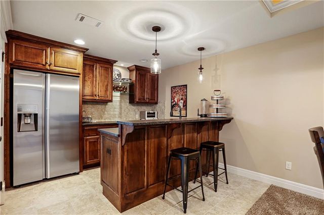9702 Shady Bend Circle, Lenexa, KS 66227