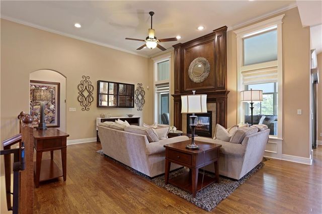 9702 Shady Bend Circle, Lenexa, KS 66227