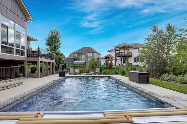 9702 Shady Bend Circle, Lenexa, KS 66227